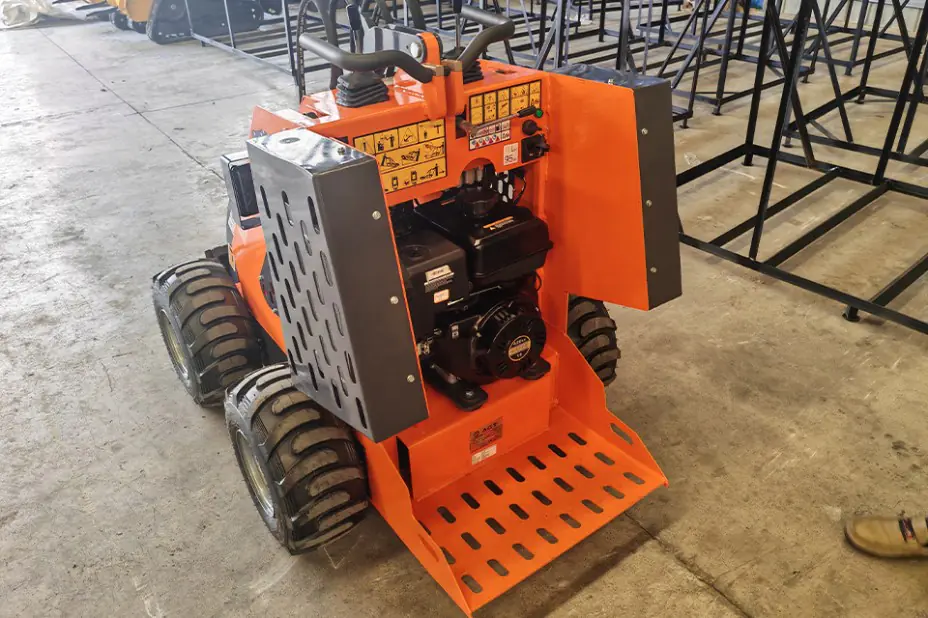 Chinese Mini Steer Skid Loader On Display At The Manufacturer Factory 4