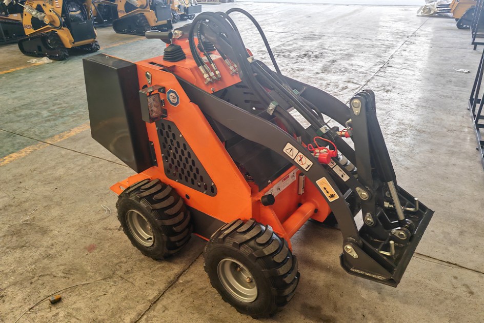 Pemuat Skid Steer Mini Cina Di Pamerkan Di Kilang Pengilang 6